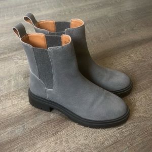 NWOT Lucky Brand Tiger Chelsea Boots in Grey - Women’s 7
